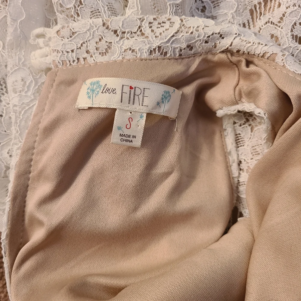 Love,fire blouse size S cream/tan - Picture 12 of 13